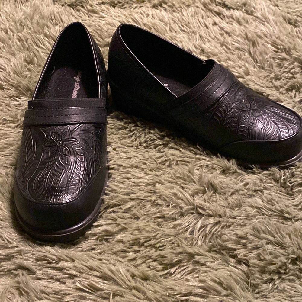 Womens clogs size 7